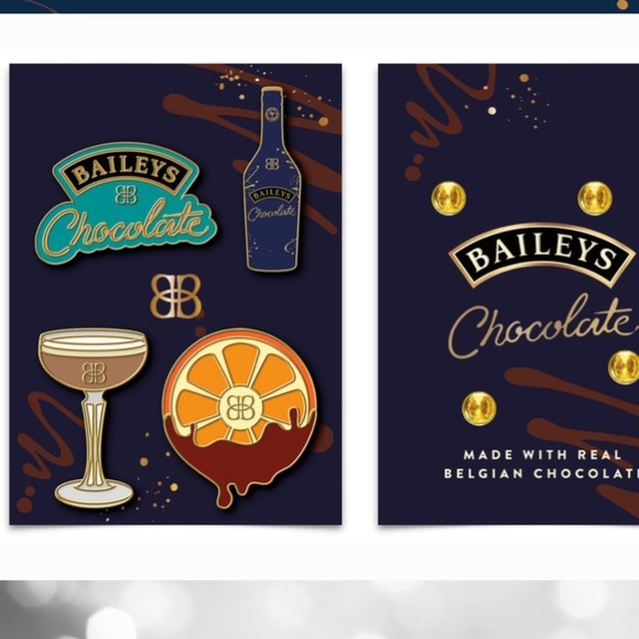 **bundle with any item to get for free** Bailey's Irish Cream Collectible set - Picture 1 of 8